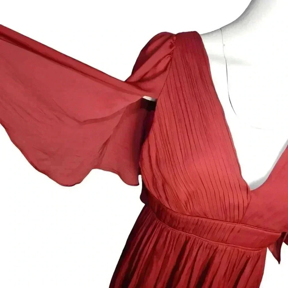 Halston Heritage Flowy Mini Dress Currant Red Cape Sleeve Deep V-Neck Size 6 - Picture 4 of 7